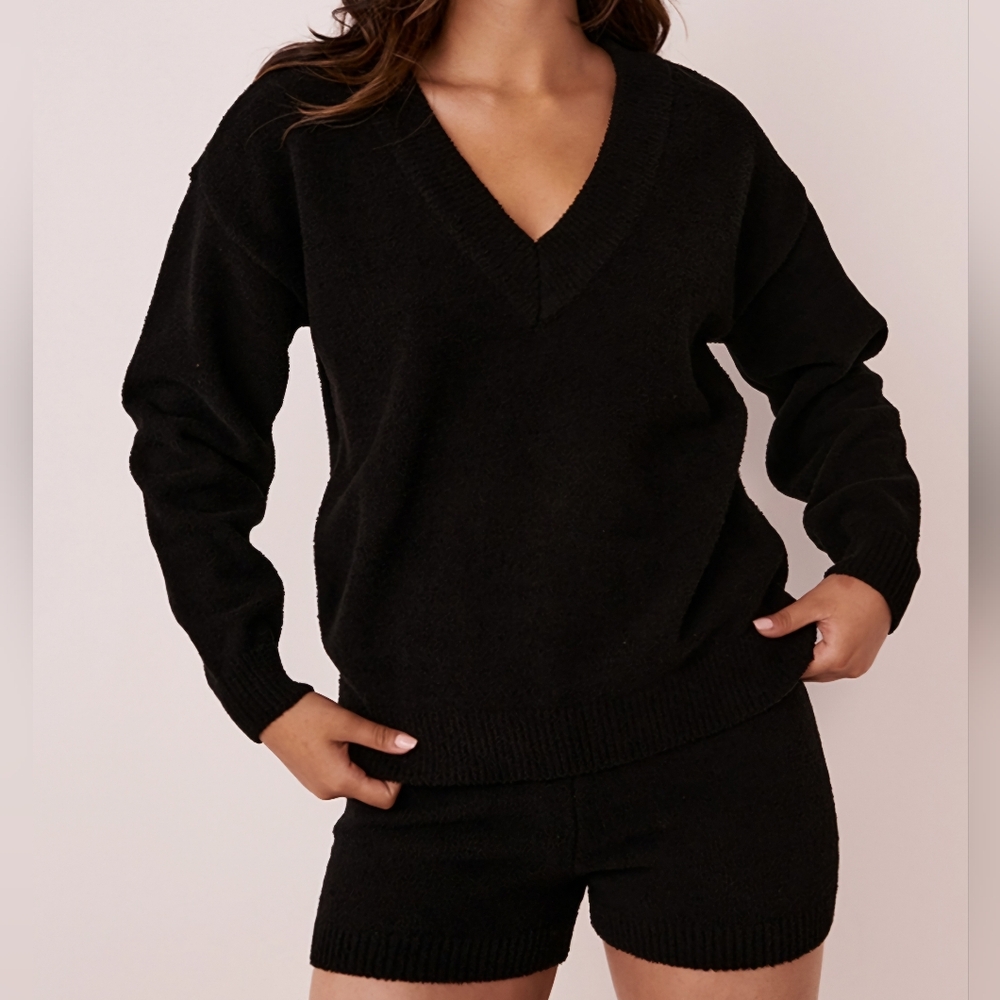 La Vie En Rose Black V-Neck Sweater